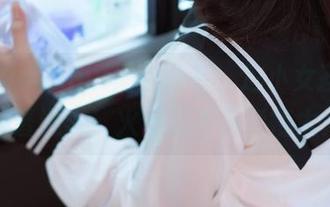 玉汇 kokuhui图包分享，这小女孩一看就不是普通人！火柴是不是卖得太火了？